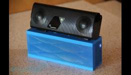 Jawbone Jambox vs. Soundmatters foxL v2… fight!