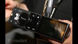 Parrot Asteroid stuffs an Android in your car dash