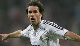 Real Madrid negotiates by Ruud Van Nistelrooy