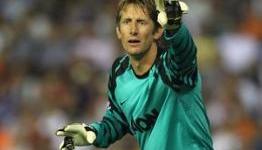 United forced to shop around for successor to retiring Van der Sar