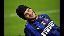 Video: Inter Full-Back Cristian Chivu Slugs Bari’s Marco Rossi In The Face