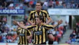 Greenacre heads Phoenix to win