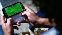 Xperia Play battery life supports gaming for 5+ hours, and other specs