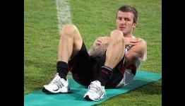 Beckham sends parting gift to Spurs