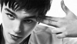 Nicholas Hoult To Play A Zombie In ‘Warm Bodies’