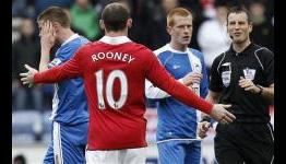 Referee Mark Clattenburg ‘was ready to walk away from refereeing’ over Wayne Rooney incident