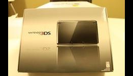 Unboxing The Nintendo 3DS
