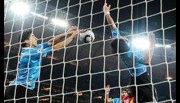Luis Suárez should never have been able to put Asamoah Gyan on the spot
