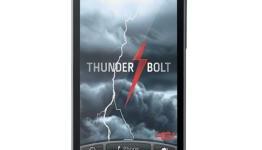 How Does the HTC Thunderbolt Compare to the Droid X?