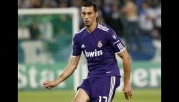 Alvaro Arbeloa believes Dani Alves should have been sent off for Barcelona in El Clasico
