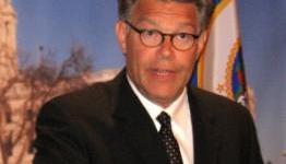 Al Franken takes on Steve Jobs over iPhone tracking