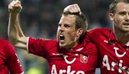 ADO Den Haag 1-2 Twente: Late de Jong winner sends Twente top