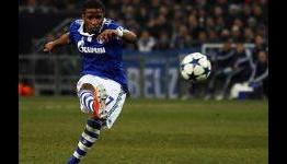 Schalke will have no problem against United in the semi-finals of the Champions League – Farfan
