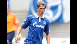 Schalke’s Benedikt Howedes to miss Bayern Munich clash