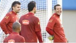 Julio Cesar sticks by Inter