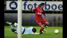 Twente’s Bryan Ruiz ordered to cut short his holiday and return to training