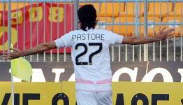 Pastore claims Barca talks