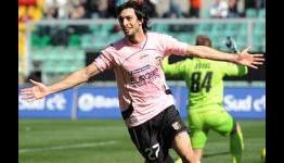 Palermo invite Napoli bid for Javier Pastore