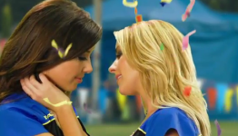 Sexy women kissing, that’s how you promote an unknown game
