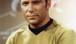 William Shatner Leads 3,000 People in a Group-Khannnn
