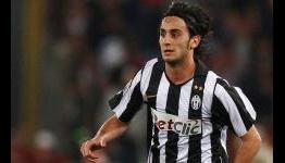 AC Milan join Fiorentina in race for Liverpool’s Alberto Aquilani