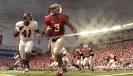Examiner: Review – NCAA Football 12