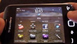 BlackBerry Curve 9380 looks tiny on video compared to 9850/60