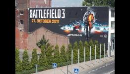 Painting over Call of Duty Wall to Make the Battlefield 3 Wall at Gamescom 2011