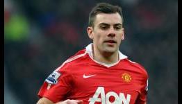 Ankle injury puts Darron Gibson’s move from Manchester United in doubt