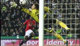 Manchester United forward Danny Welbeck ruled out for up to five weeks with hamstring injury