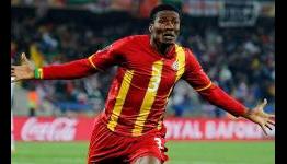 Sunderland striker Asamoah Gyan launches foundation in Ghana to help those less fortunate