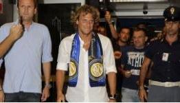 Inter sorry for Forlan error