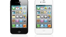 iPhone 4S images appear on Apple’s website