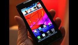 Pocket-Lint: Motorola RAZR pictures and hands-on