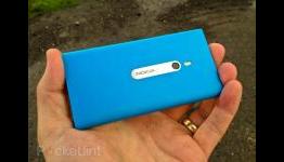 Cyan Nokia Lumia 800 available now with Three