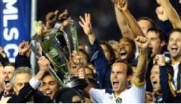 Everton land Donovan