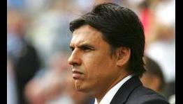 Gareth Bale, Aaron Ramsey & Craig Bellamy plead with Chris Coleman not to change Wales set-up