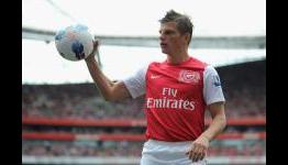 Arsenal: Arsene Wenger Must Risk Playing Andrey Arshavin in the Middle