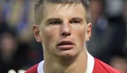 Arsenal midfielder Andrey Arshavin joins Zenit on loan