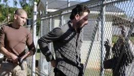 Nerd Reactor Review: The Walking Dead Episode 10 “18 Miles Out”