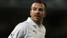 Van der Vaart eyes Wembley