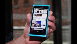 Nokia Lumia 800 patch rolls out, 25-30 hours of battery life reported