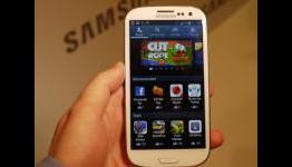 Samsung Galaxy S III vs. HTC One X vs. iPhone 4S