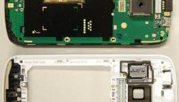 Nokia PureView 808 pops up at the FCC, has innards splayed across the internet